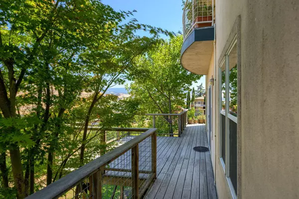 1320 Ashland Mine RD, Ashland, OR 97520