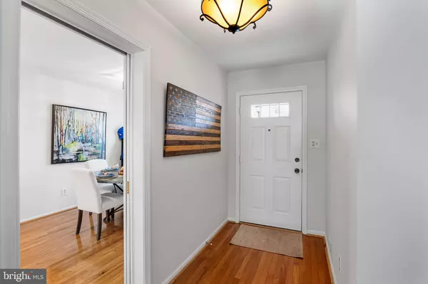 42 FOXWOOD DR, Moorestown, NJ 08057