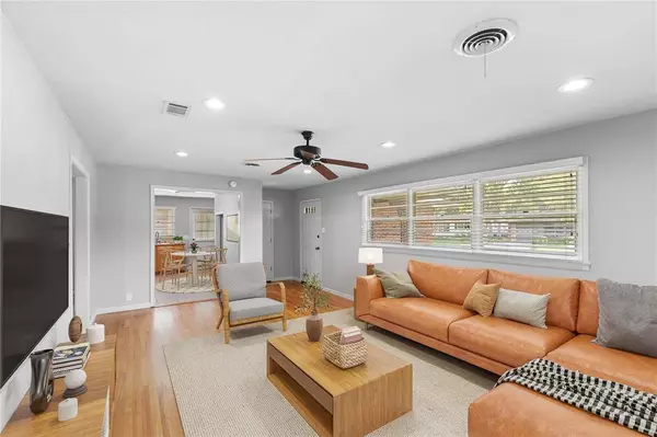 1702 W College Street, Sherman, TX 75092