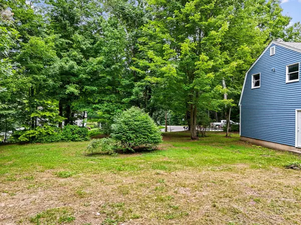 5 Andrew TER, Oakland, ME 04963