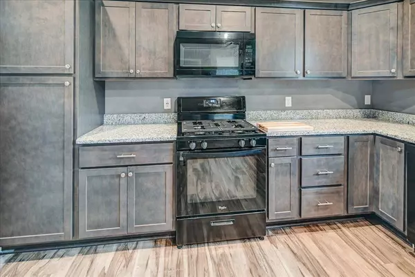 450 Ithaca Court, Oregon, WI 53575