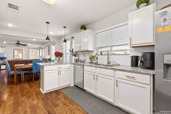 16510 CHURCHILL CV, Selma, TX 78154-3881