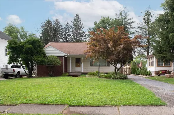 1420 NW Beechcrest ST, Warren, OH 44485