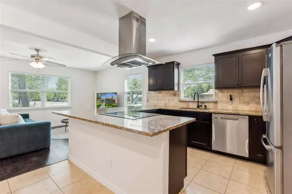 2505 Globe Avenue, Dallas, TX 75228