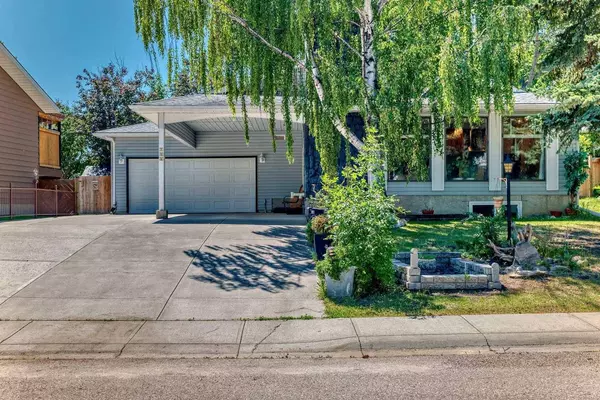 711 Cedarille WAY SW, Calgary, AB T2W 2G9