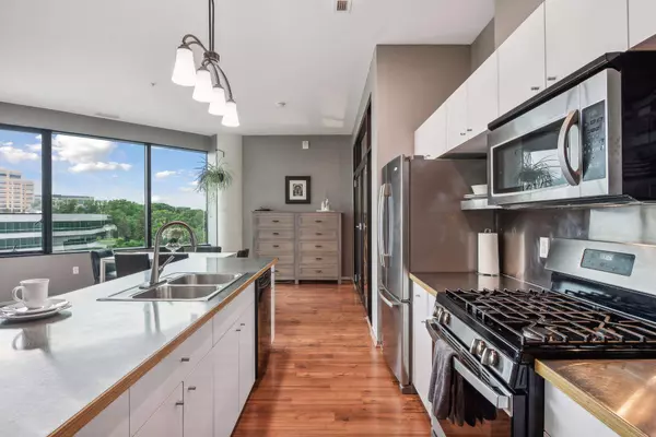 5601 Smetana DR #508, Minnetonka, MN 55343