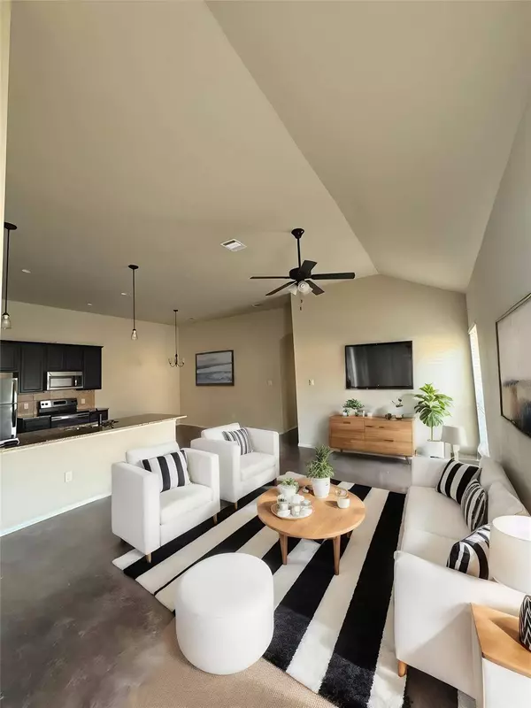 515 Jack Rabbit LN #B, Buda, TX 78610