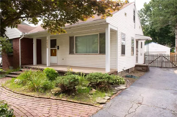 1420 NW Beechcrest ST, Warren, OH 44485