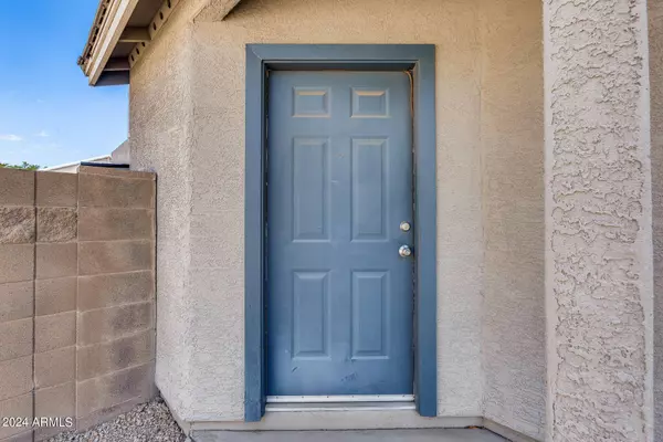 7168 W GLENN Drive, Glendale, AZ 85303