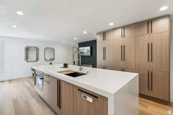 83 S DAVIS, Bountiful, UT 84010