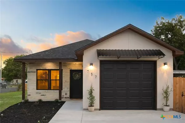 757 Collins AVE, Seguin, TX 78155