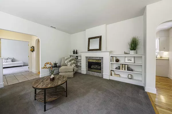 745 River Rock RD, Ashland, OR 97520