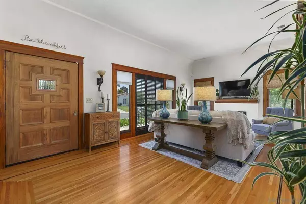 3033 Elliott St, San Diego, CA 92106