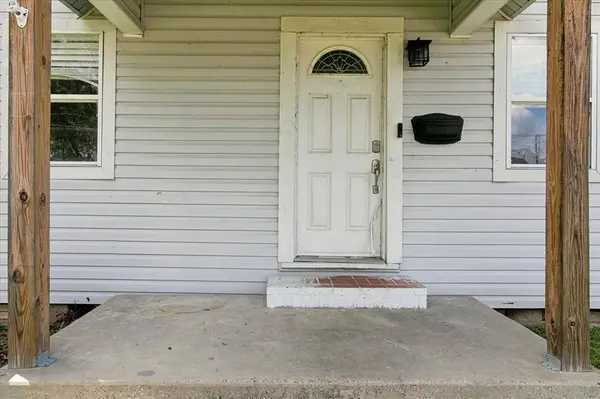 1112 Gary AVE, Nederland, TX 77627