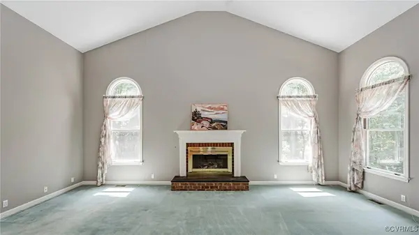 563 Cherry Hill DR, Aylett, VA 23009