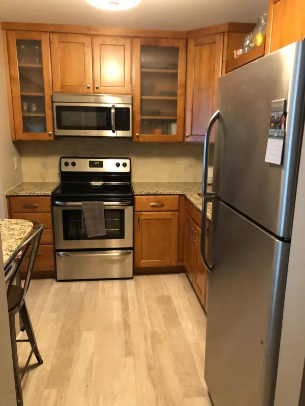 1800 Riverwood DR #326, Burnsville, MN 55337