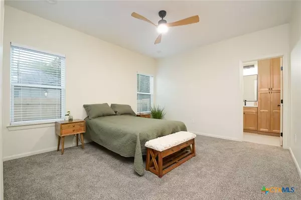 757 Collins AVE, Seguin, TX 78155