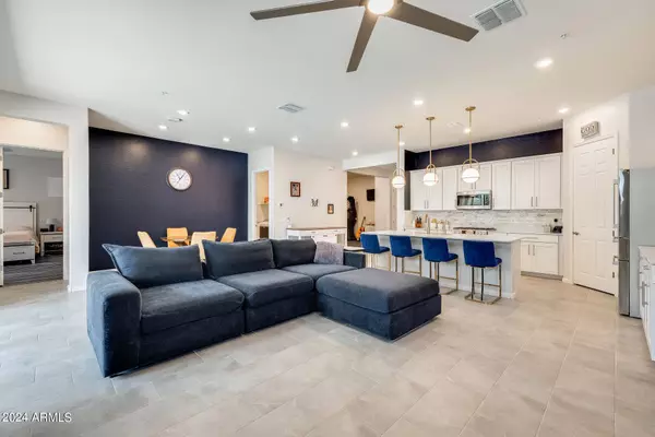 21265 W WILSHIRE Drive, Buckeye, AZ 85396