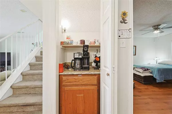 34 E Mountain Lane, Grand Prairie, TX 75052