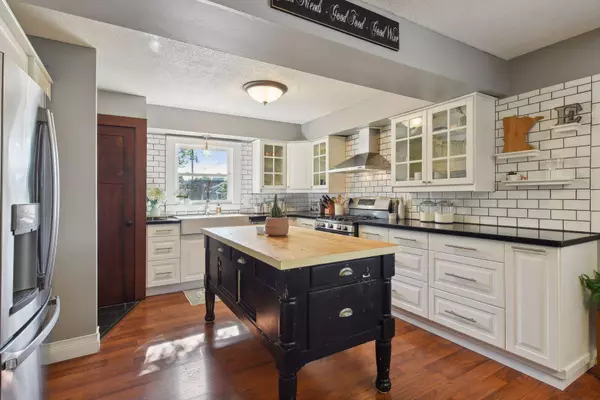 102 7th AVE N, Hopkins, MN 55343