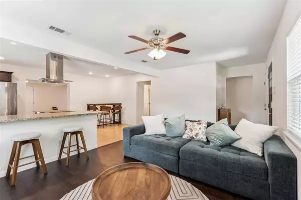 2505 Globe Avenue, Dallas, TX 75228