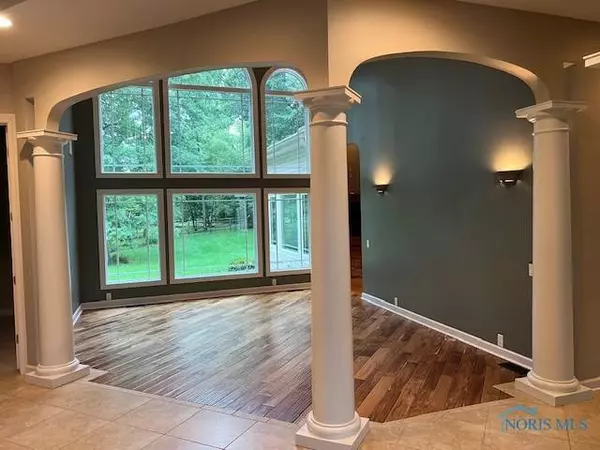 7943 Chestnut Ridge BLVD, Maumee, OH 43537