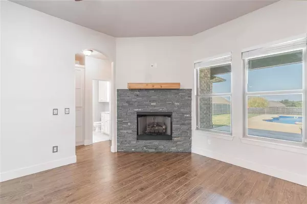 1325 Atalon DR, Moore, OK 73160