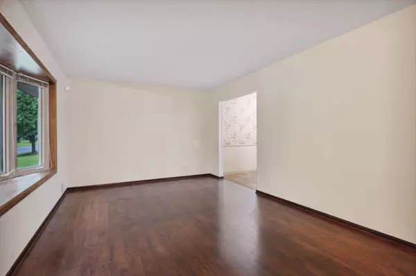 6220 6th ST NE, Fridley, MN 55432