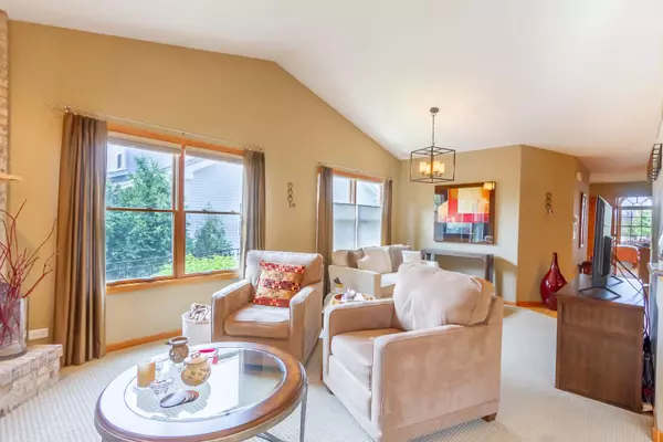 807 Karen DR, Hampshire, IL 60140