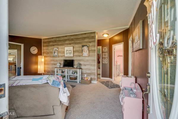 116 Alexander Crossing DR, Church Hill, TN 37642