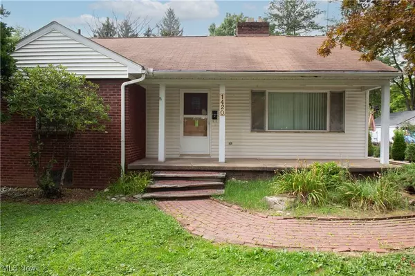 1420 NW Beechcrest ST, Warren, OH 44485