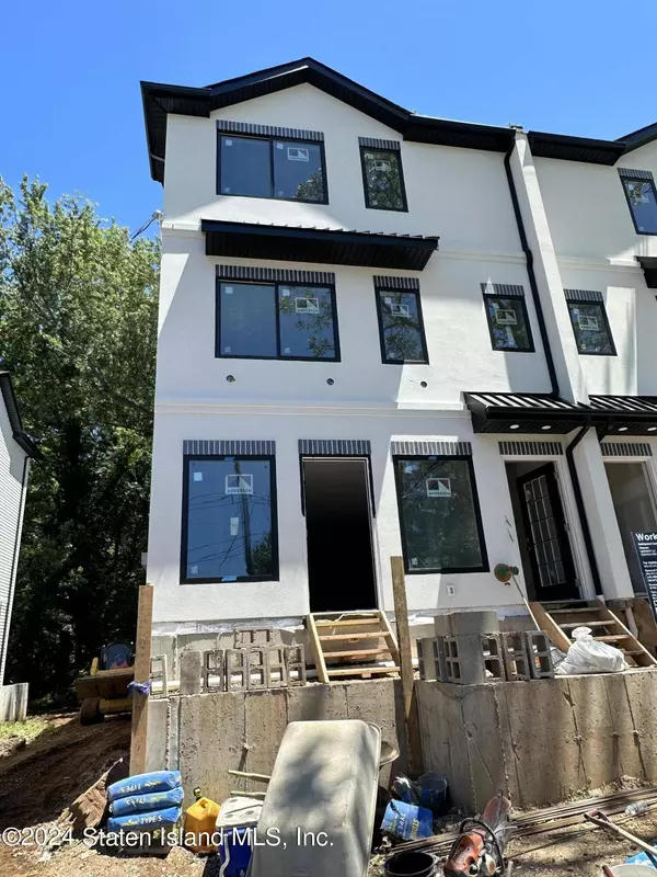 19 Aultman AVE, Staten Island, NY 10306