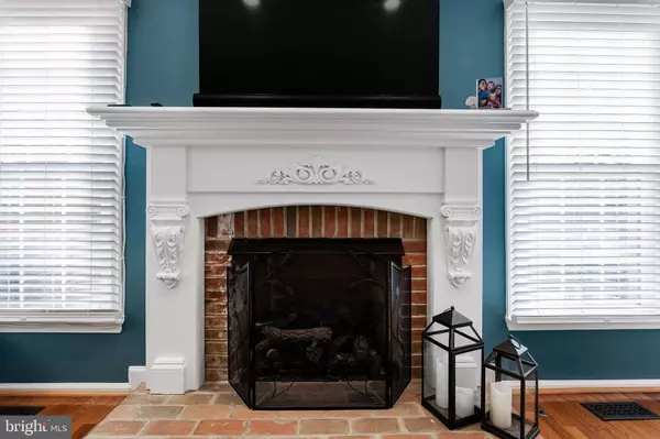 42 FOXWOOD DR, Moorestown, NJ 08057