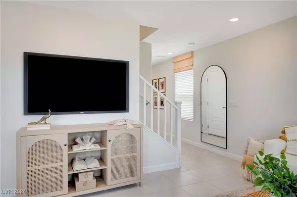 909 Cadence View Way, Henderson, NV 89011