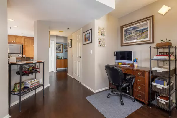 270 E Highland Unit 1041, Milwaukee, WI 53202