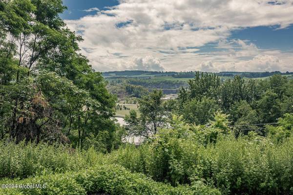 166 Knickerbocker Road, Amsterdam, NY 12010