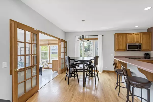 1285 Tunbridge TRL, Algonquin, IL 60102