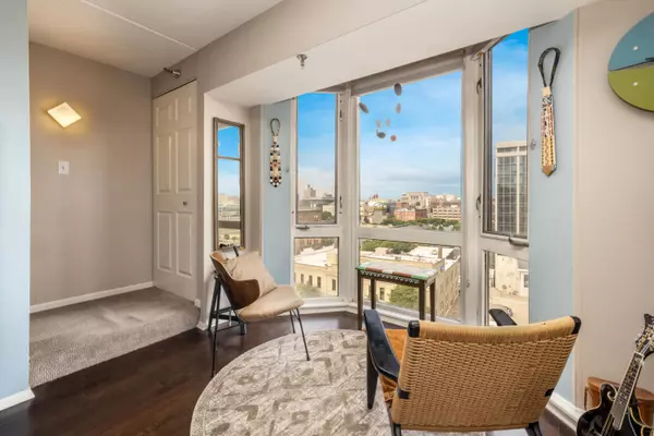 270 E Highland Unit 1041, Milwaukee, WI 53202