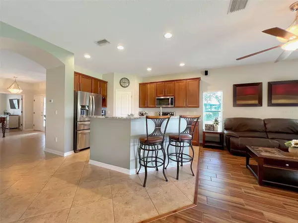 2901 COPPER HEIGHT CT, Valrico, FL 33594