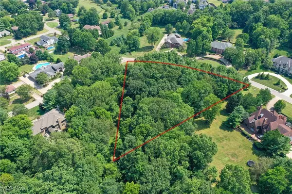 Pebble Beach DR #1, Canfield, OH 44406