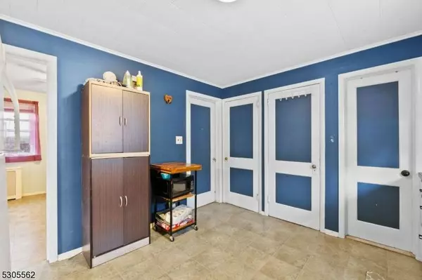 124 Hawthorne St, Roselle Park Boro, NJ 07204