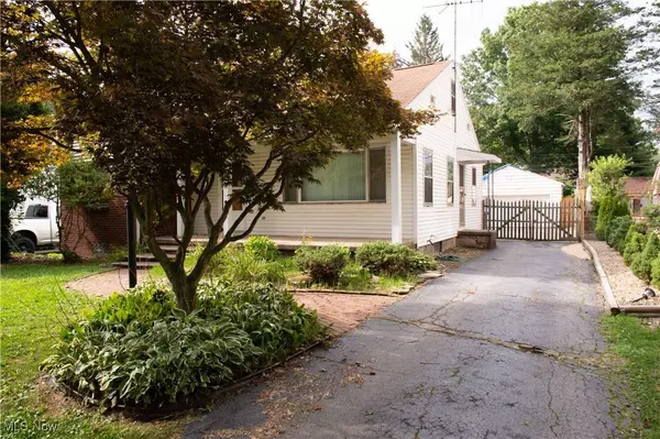 1420 NW Beechcrest ST, Warren, OH 44485