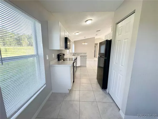 6490 SE 143rd CT, Morriston, FL 32668