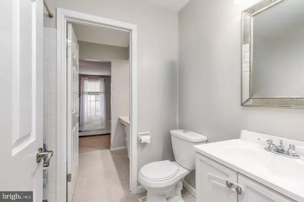 410 KINGS CROFT, Cherry Hill, NJ 08034