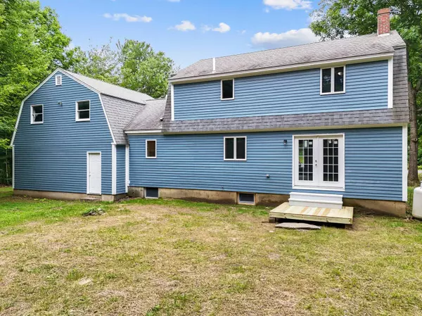 5 Andrew TER, Oakland, ME 04963