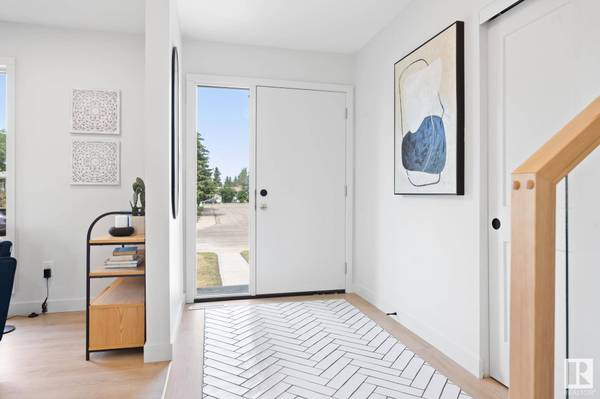 11759 37 AV NW, Edmonton, AB T6J 0J3