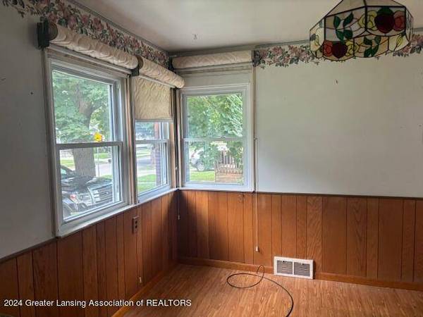 1925 Hillcrest Street, Lansing, MI 48910, Lansing, MI 48910