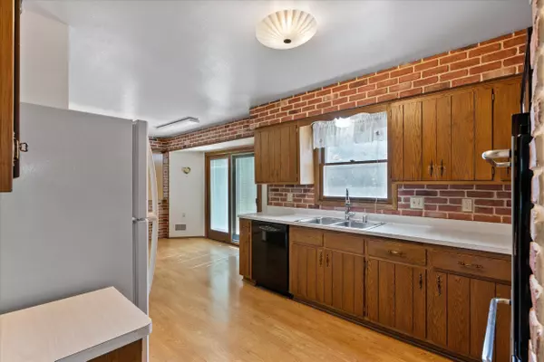 6901 N Milwaukee River, Glendale, WI 53209