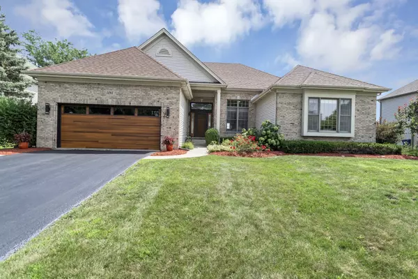 1285 Tunbridge TRL, Algonquin, IL 60102