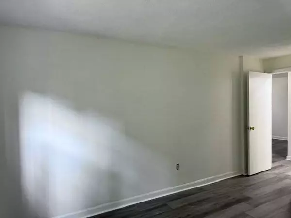 5 Kenmar Dr #4, Billerica, MA 01821